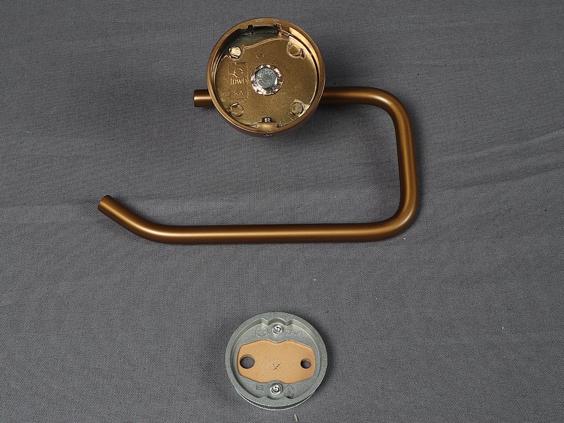Tesa Sonstige Bad-Accessoires: TESA Toilettenpapierhalter Bronze Design – Neu (gemäss Beschreibung) aus Steinen von Restwert_Steinen 3