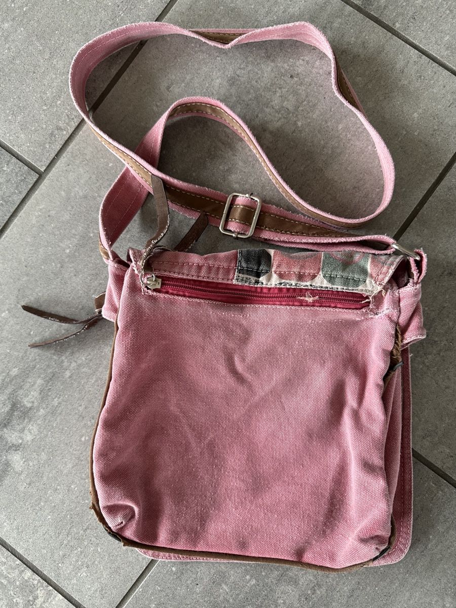 Borse da donna: Rosa Rote Umhängetasche mit vielen Fächern – Usato da Niederbüren venduto da funkel06 1