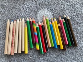 Kleine Farbe für unterwegs praktisch