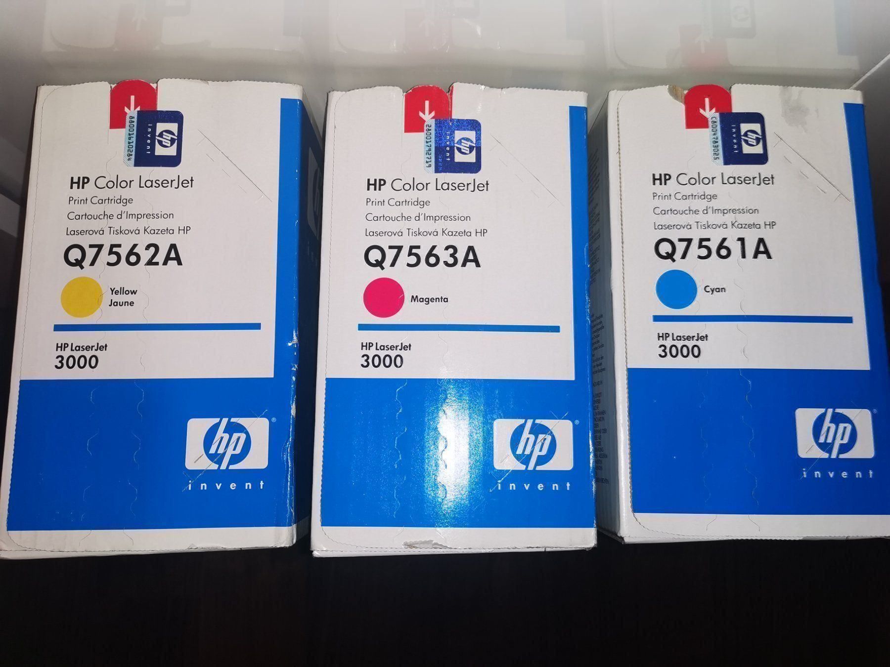 Hewlett Packard Druckerpatronen & Toner: HP LaserJet 3000 Color Toner Set – Neu und originalverpackt aus Buchs ZH von Sutoris