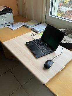 Scrivanie: Stehtischaufsatz für Laptop – Usato da NIEDERROHRDORF venduto da HannyFredy 2