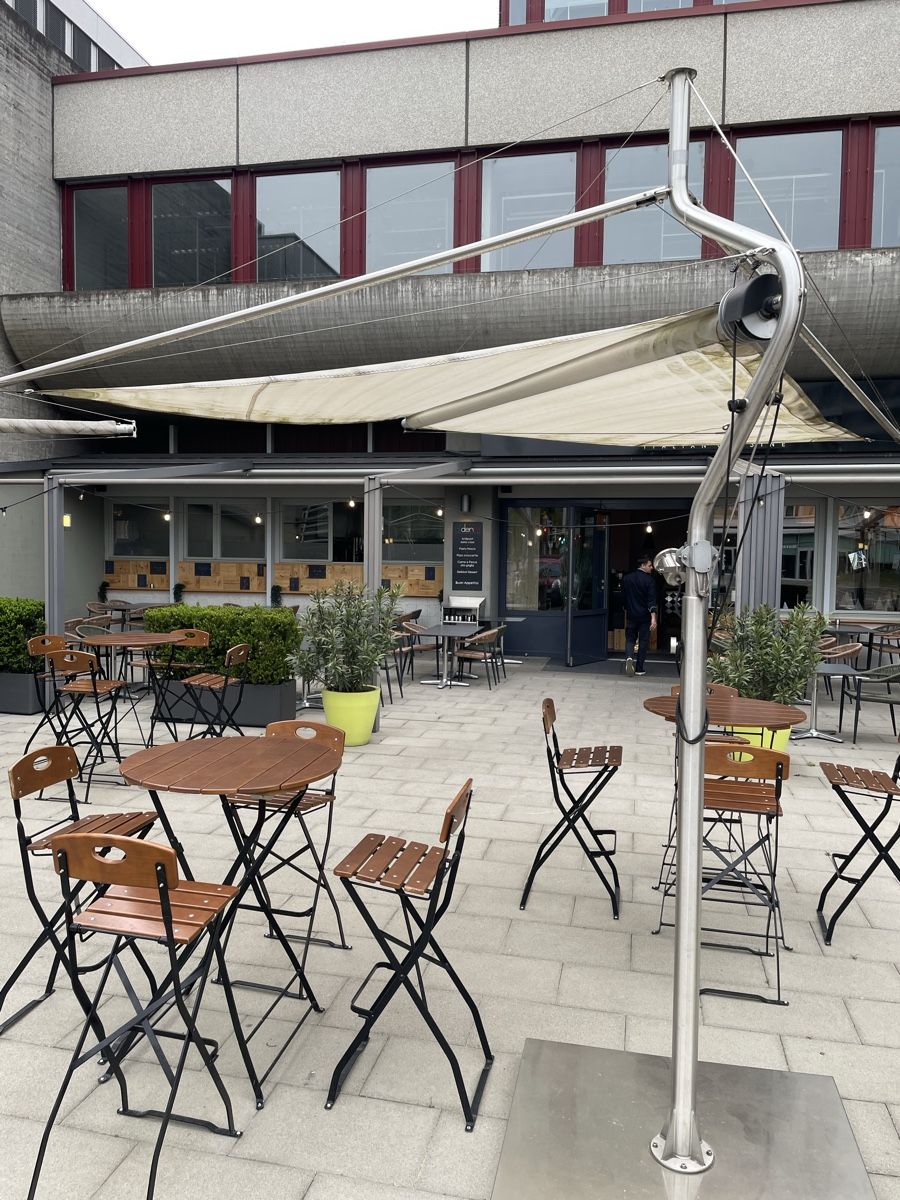 Ombrelloni: Corradi Sonnenschirme Velombra – Usato da Glattpark(Opfikon) venduto da denboj 2