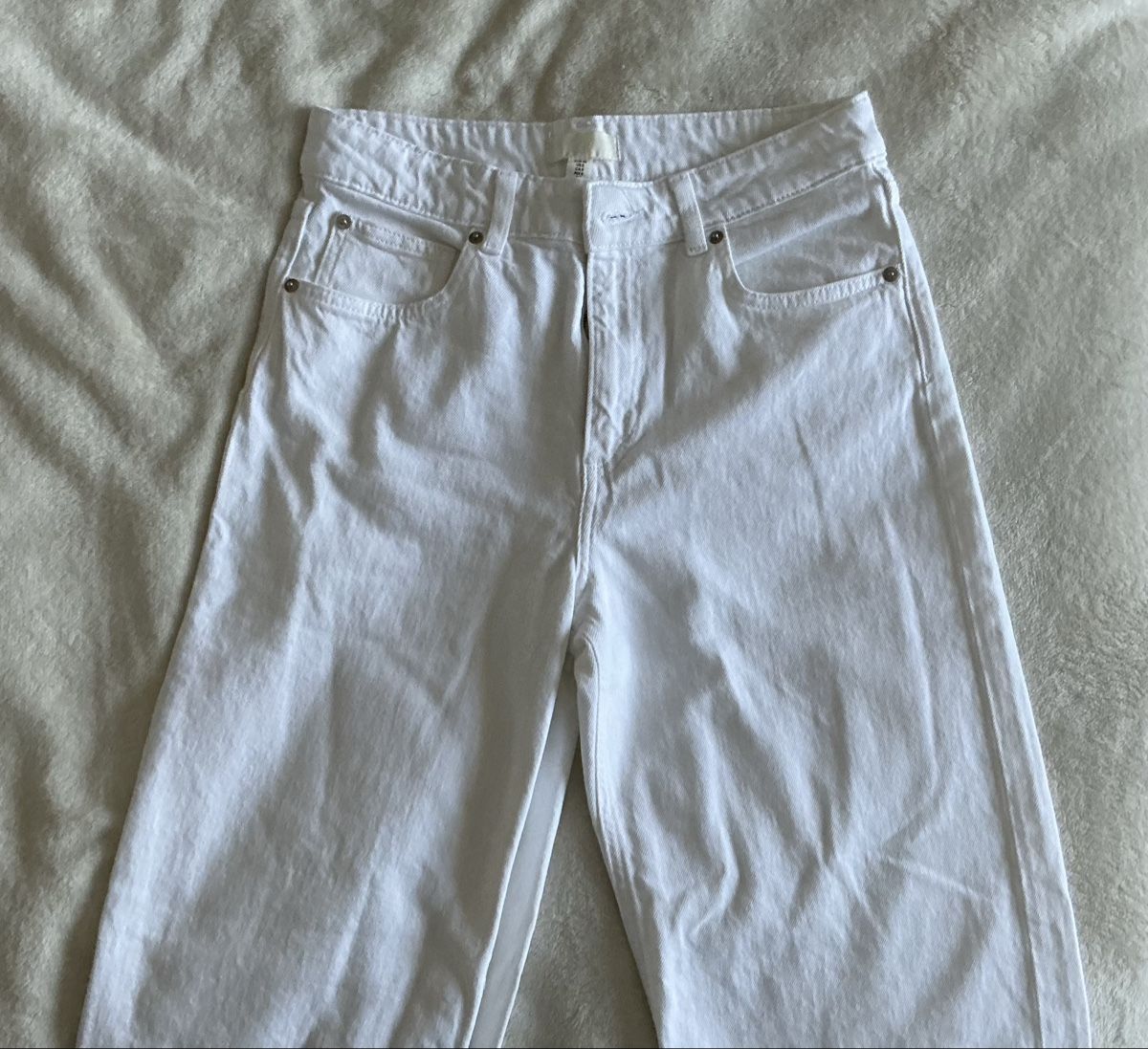 H&M Pantaloni: Pantalon blanc H&M – Nuovo (secondo la descrizione) da Pully venduto da Chiara_gnd