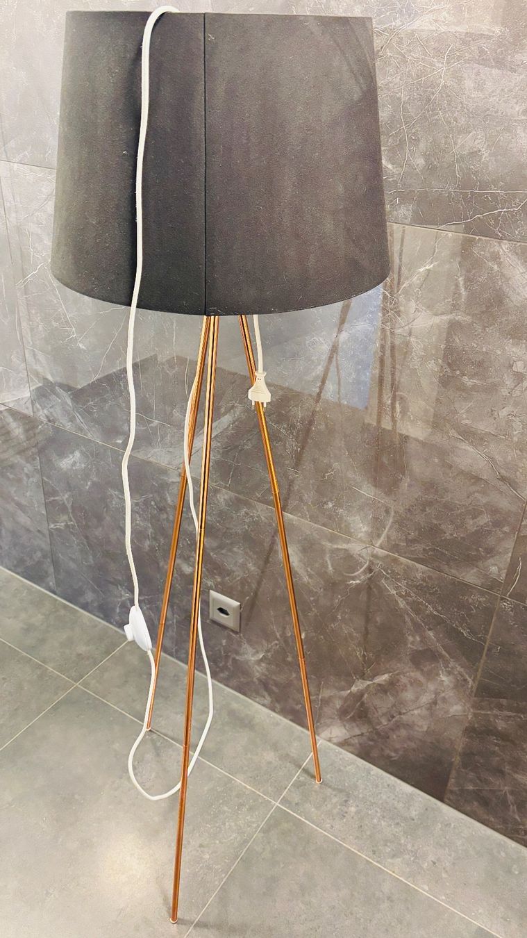 Lampes: Stehlampe Modern Design Kupfer/Schwarz – Neuf (Voir description) à Lengnau BE par 4ConsultingSolutions 4