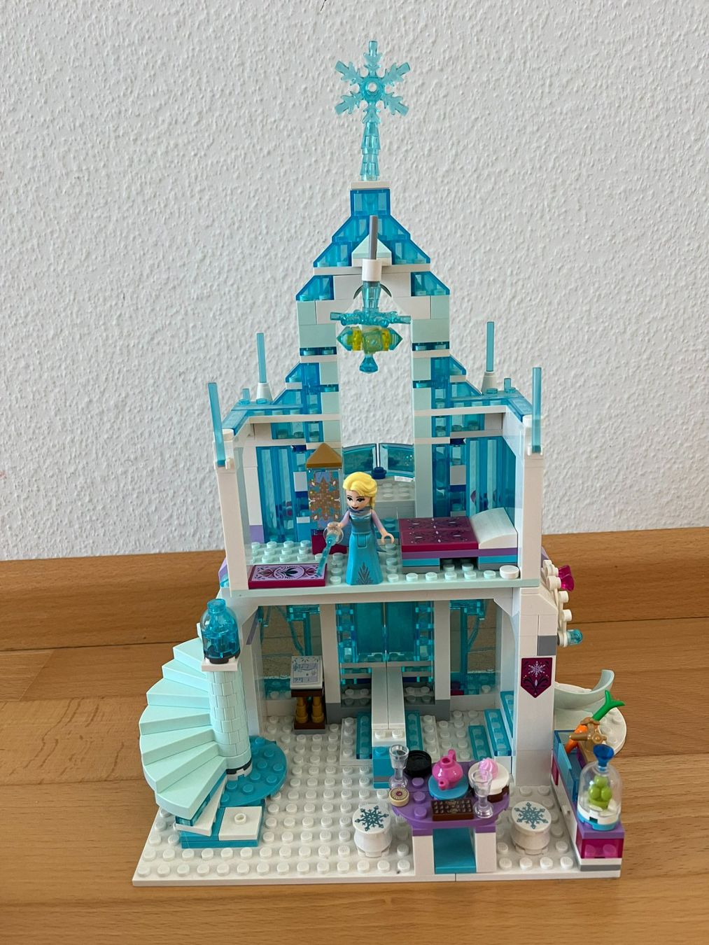 Lego Kit di costruzioni: Lego 43172  - Elsas magischer Eispalast – Usato da Muttenz venduto da Juvenile33 2