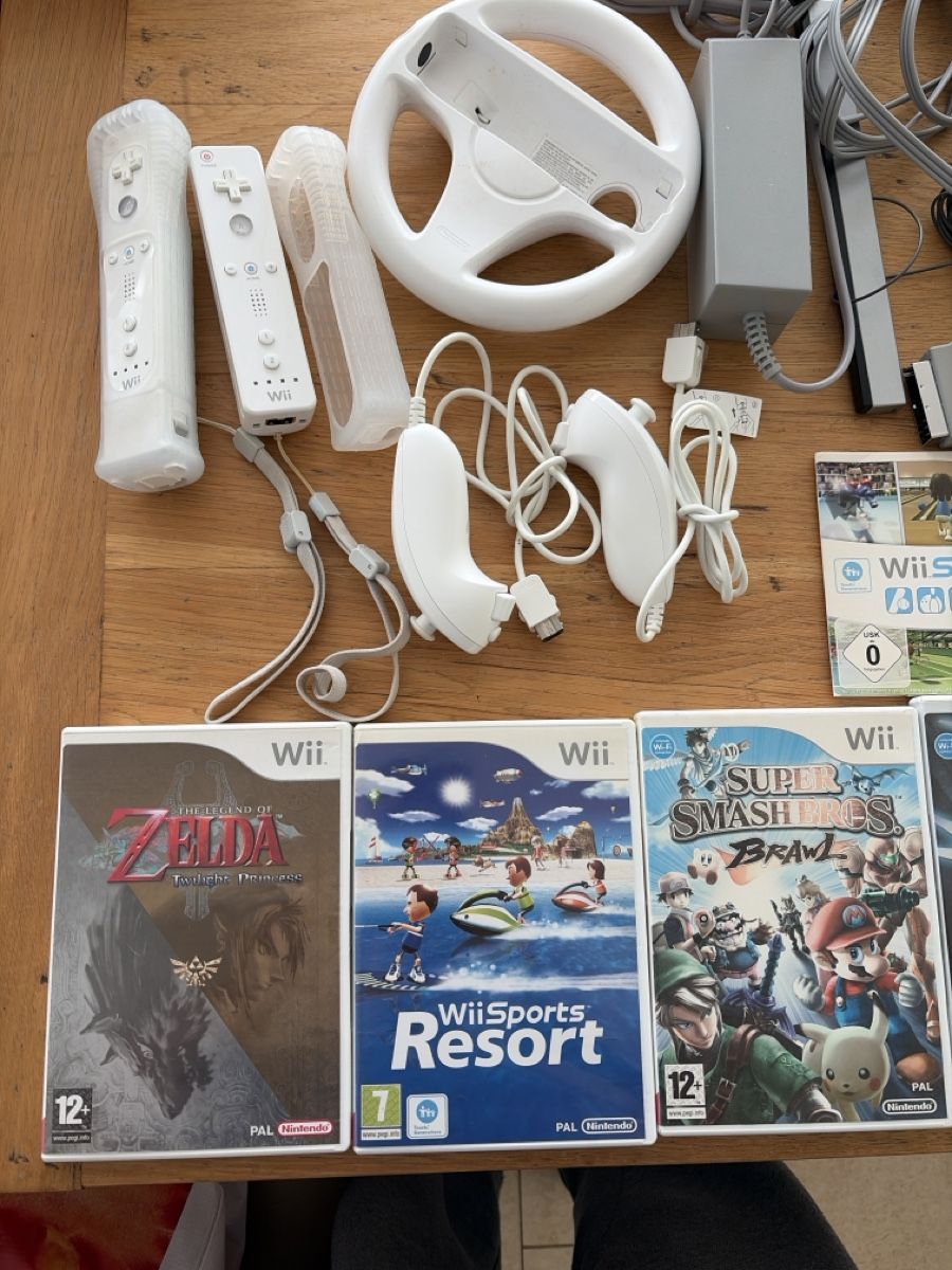 Nintendo Console: Nintendo Wii avec 9 jeux – Usato da Echallens venduto da JAR69 1