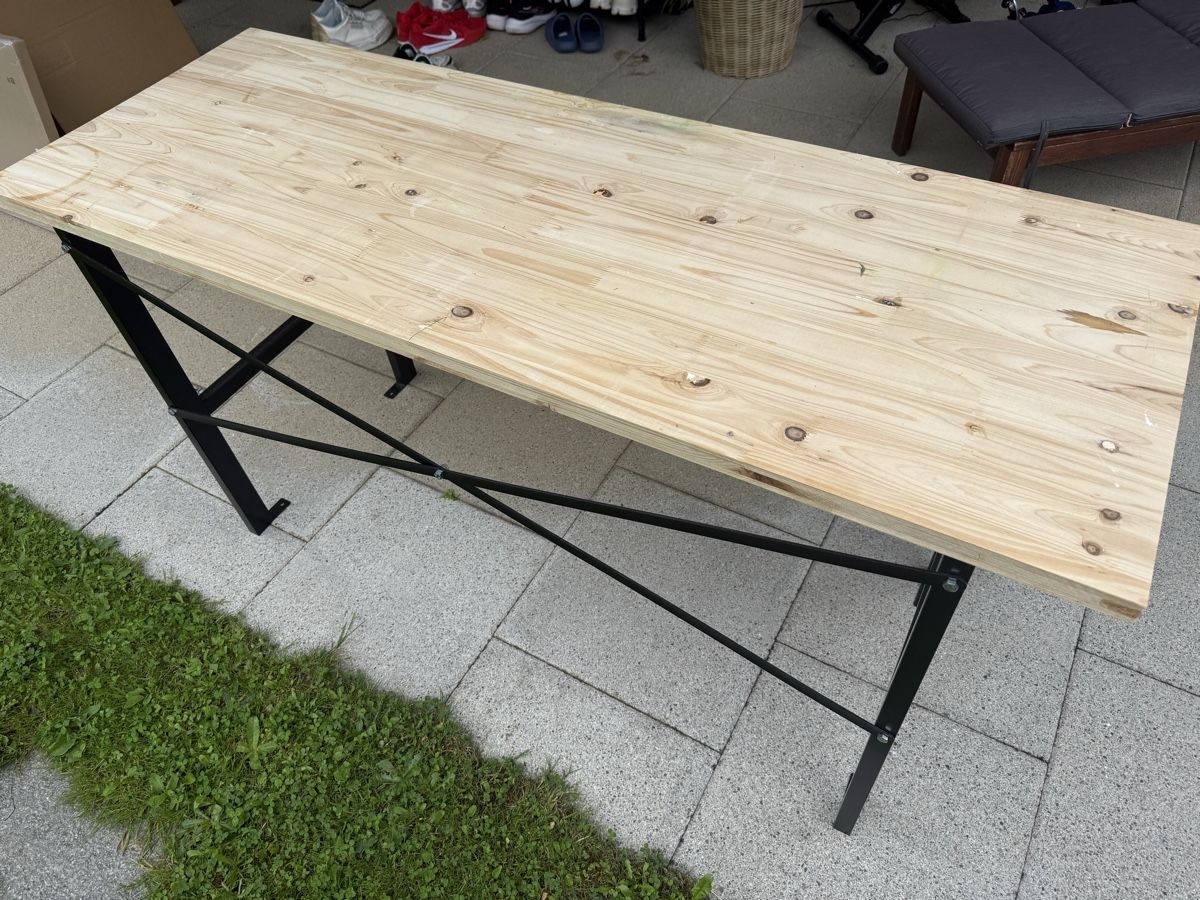 Tische: Gartentisch / Werktisch – Gebraucht aus Ebikon von V_to_VRadivojevic 1