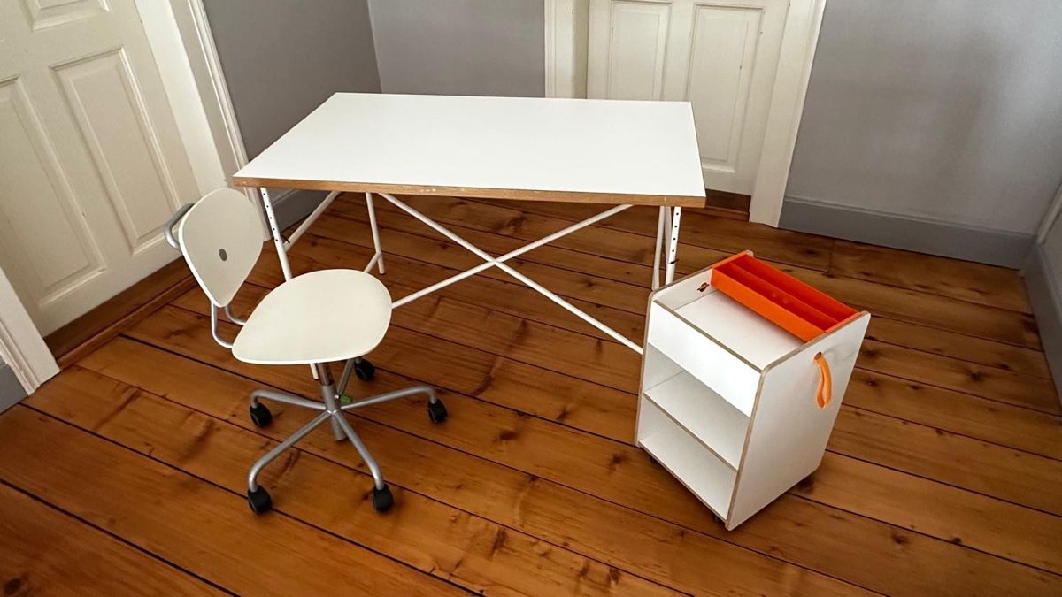Richard Lampert Schreibtische: Kinderschreibtisch Eiermann + Stuhl + Container – Gebraucht aus Glarus von sub_k2k2