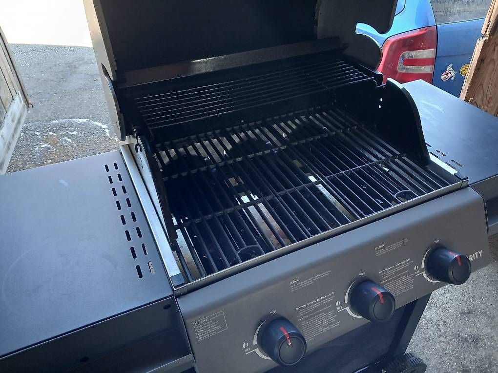 Griglie: Gasgrill zu verkaufen  – Usato da Süderen venduto da Luethi1990 1
