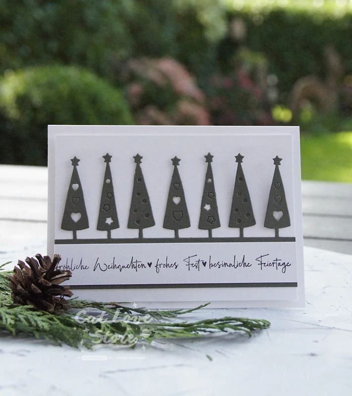 Pochoirs: WEIHNACHTSBÄUME KLEIN STANZSCHABLONE – Neuf avec emballage d'origine à Affoltern am Albis par scrapbooking