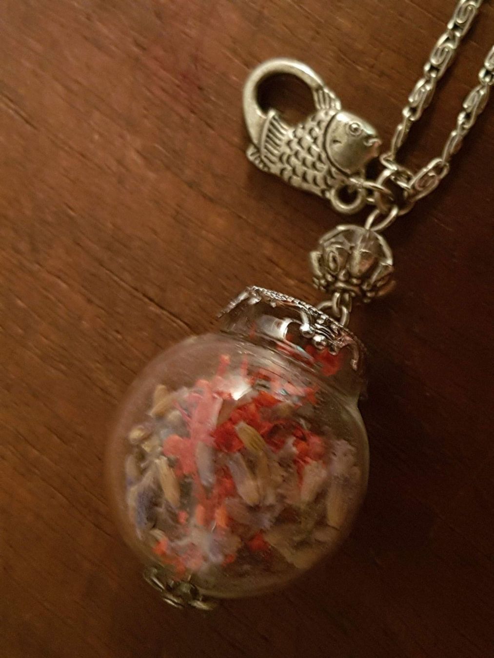 Catenine: Kette m.Glasanhänger mit Lavendel/Stroh – Nuovo (secondo la descrizione) da Ettingen venduto da Maranathatalitha 2