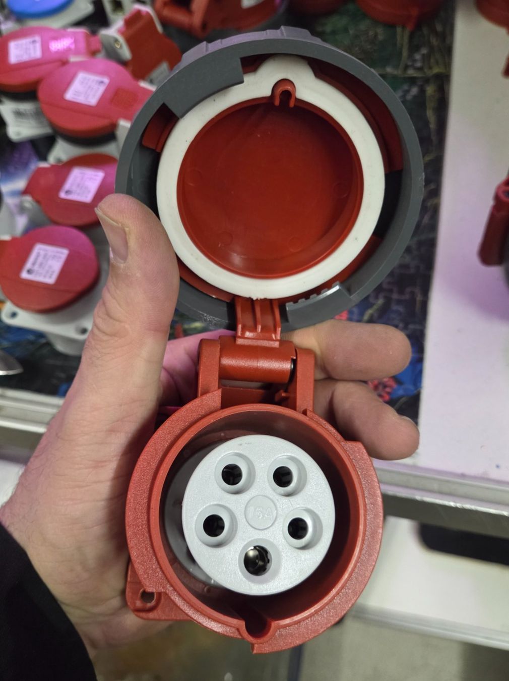 Spine: Steckdose 16A 5polig CEE 16A Starkstrom CEE16 Anbausteckdose – Nuovo e nell'imballaggio originale da Zürich venduto da eymen20