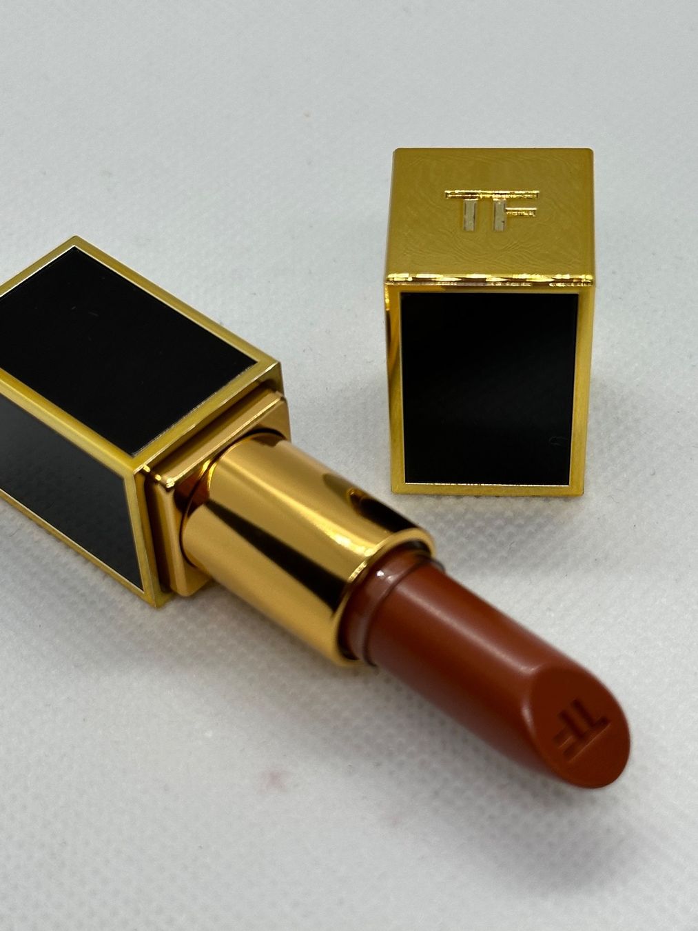 Tom Ford Make-up: Tom Ford rouge à lèvres 2 g – Nuovo (secondo la descrizione) da Pully venduto da Natala