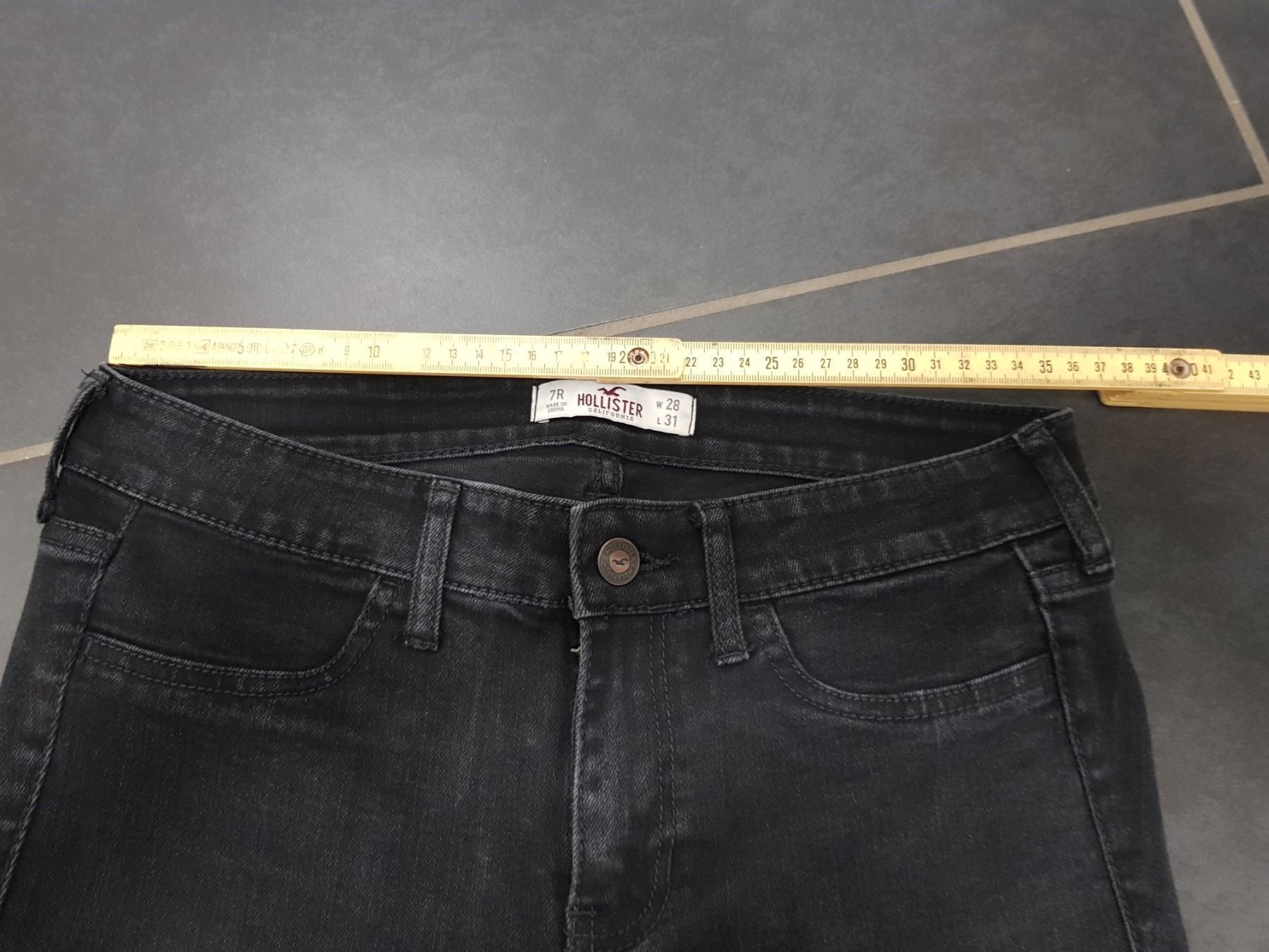 Hollister Jeans: Hollister Jeans – Usato da Oftringen venduto da bin_2wk8 2