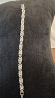 Edles Armband mit hellblauen Steinen, ca. 21 cm lang