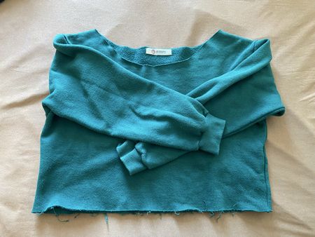 Ark Reworks Pullover grün kurz geschnitten