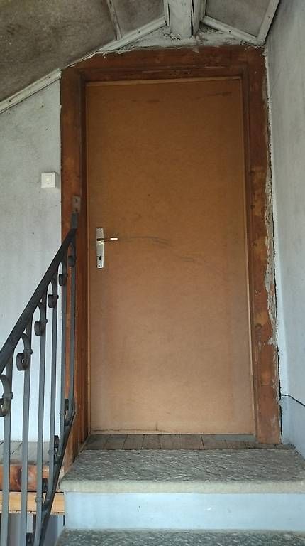Tutti gli attrezzi: Porta in legno compensato, robusta e sicura – Usato da Ponto Valentino venduto da Mercante33