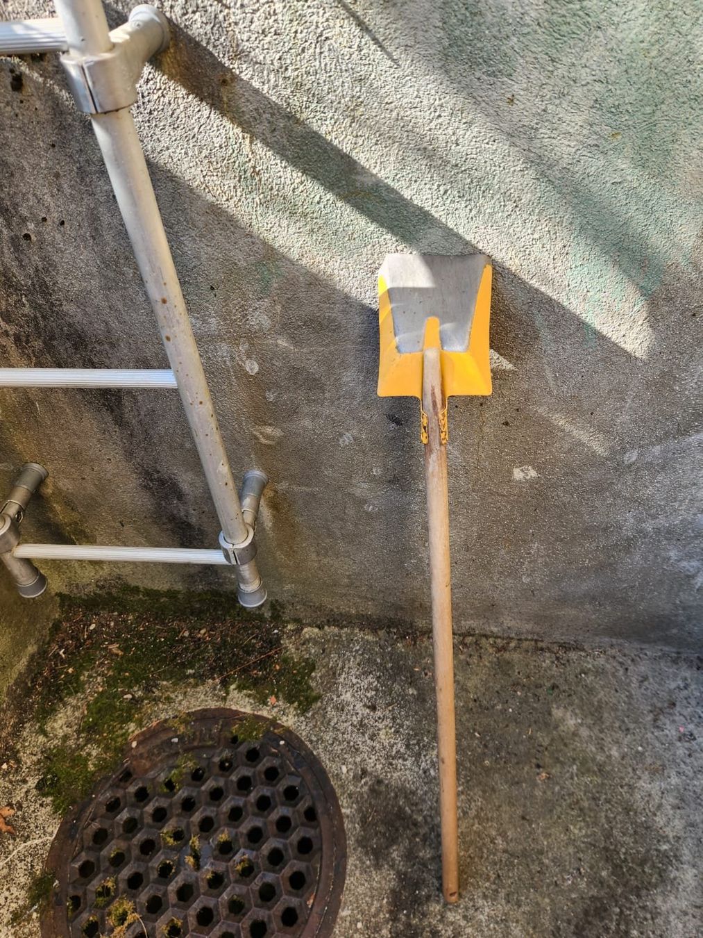 Giocattoli: Kinder Schaufel aus Metall – Usato da Winterthur venduto da seh_9dhc