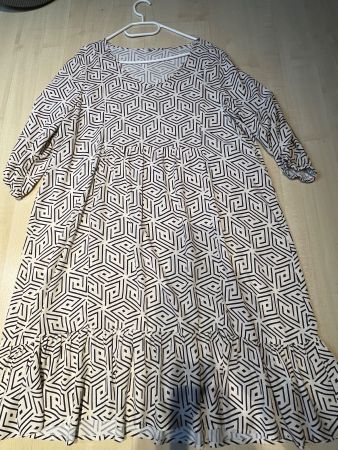 Schönes Kleid Grösse L