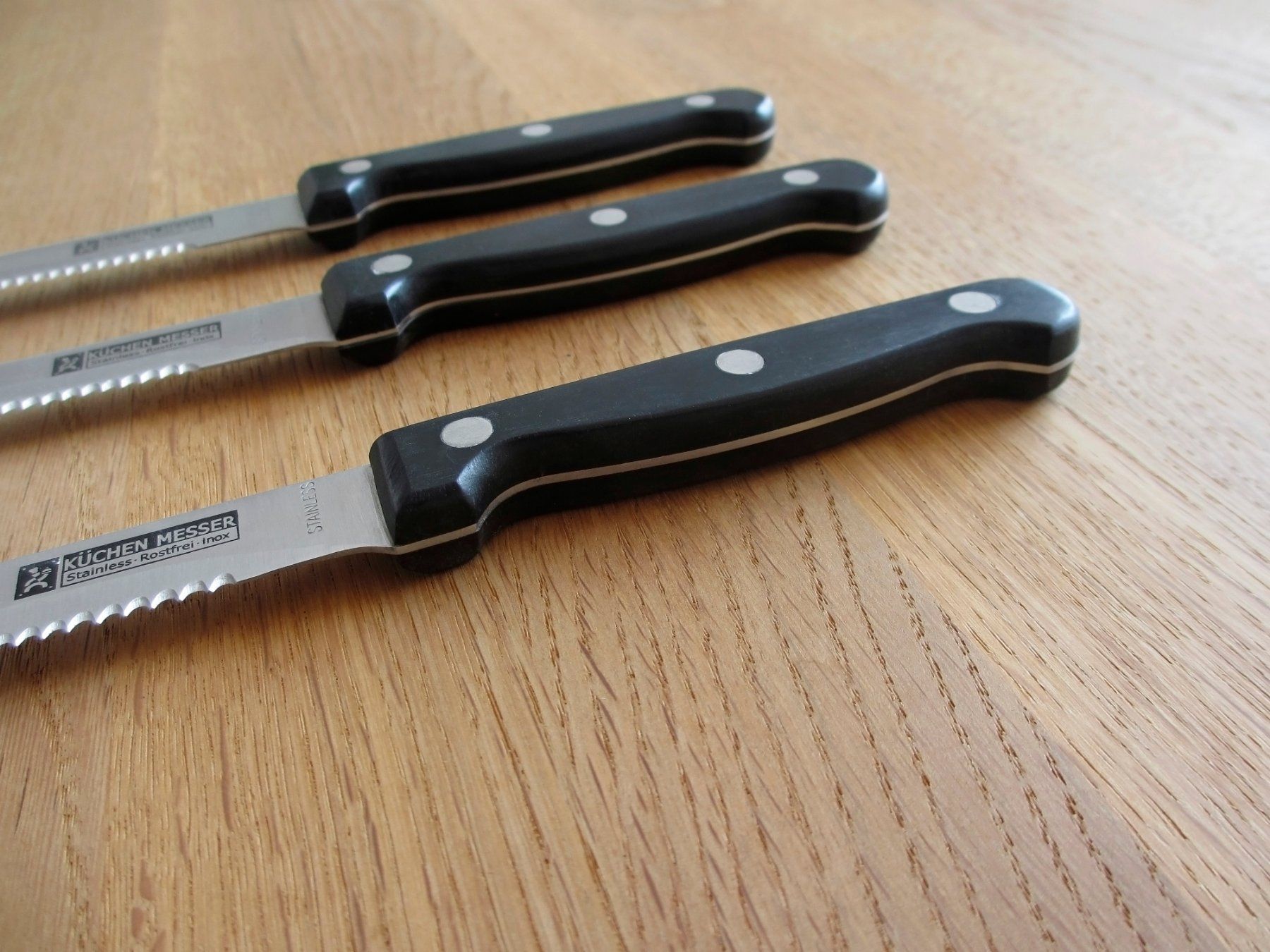 Coltelli da cucina: 3 Küchenmesser / Steakmesser / Pizzamesser NEU – Nuovo (secondo la descrizione) da Winterthur venduto da Nooitgedagt 3