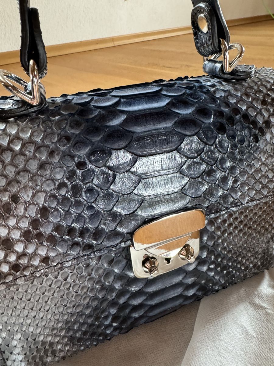 Taschen für Damen: Schicke Pythonleder Handtasche – Neu und originalverpackt aus Seon von noe_zz6w 1