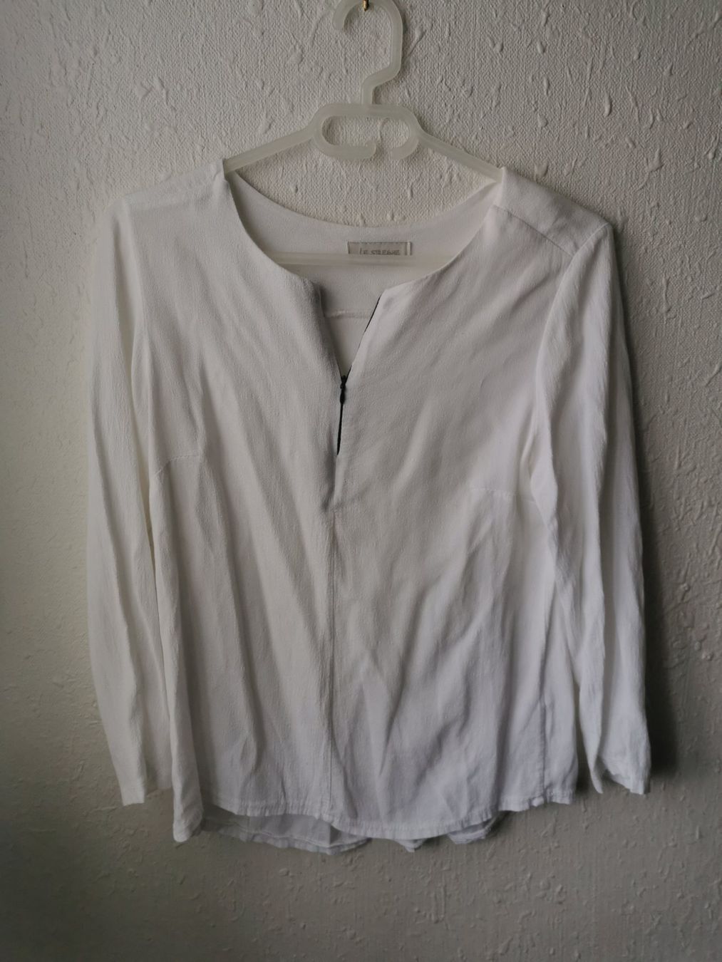 Camicette: 2x weisse Bluse XS-S – Usato da Unterägeri venduto da Fiobi 4