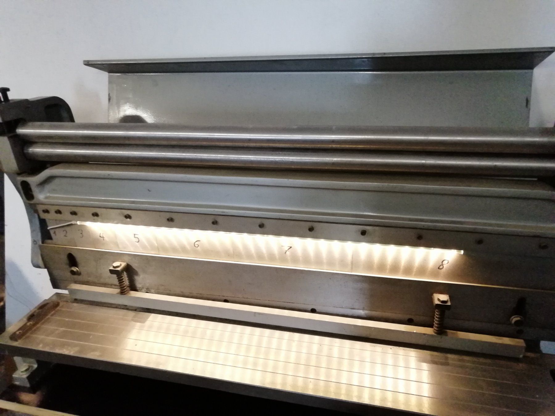 Alle Maschinen: Abkantpresse. Tafelschere. Rundmaschine. – Gebraucht aus Rickenbach b. Wil von  6