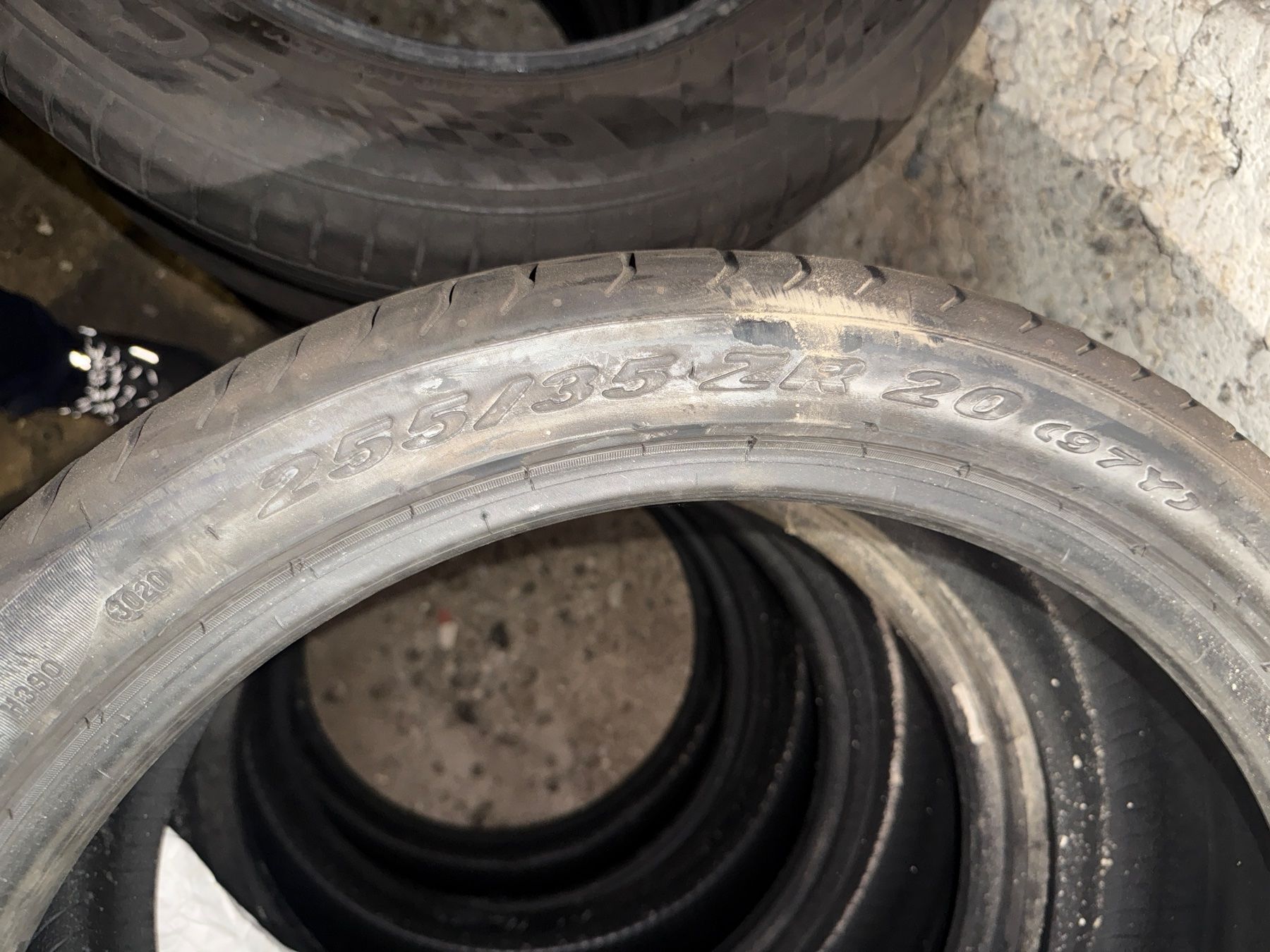 Pneus & Kompletträder: Sommereifen 255/35R20 Pirelli P Zero – Gebraucht aus Lenzburg von mpt_qr6v
