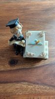 Deko Figur Abschluss Figur mit Rolle und Buch 