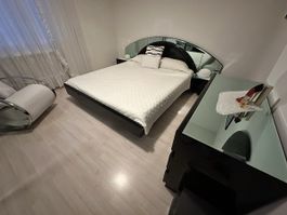 Schlafzimmerschränke + Bett & Kommode