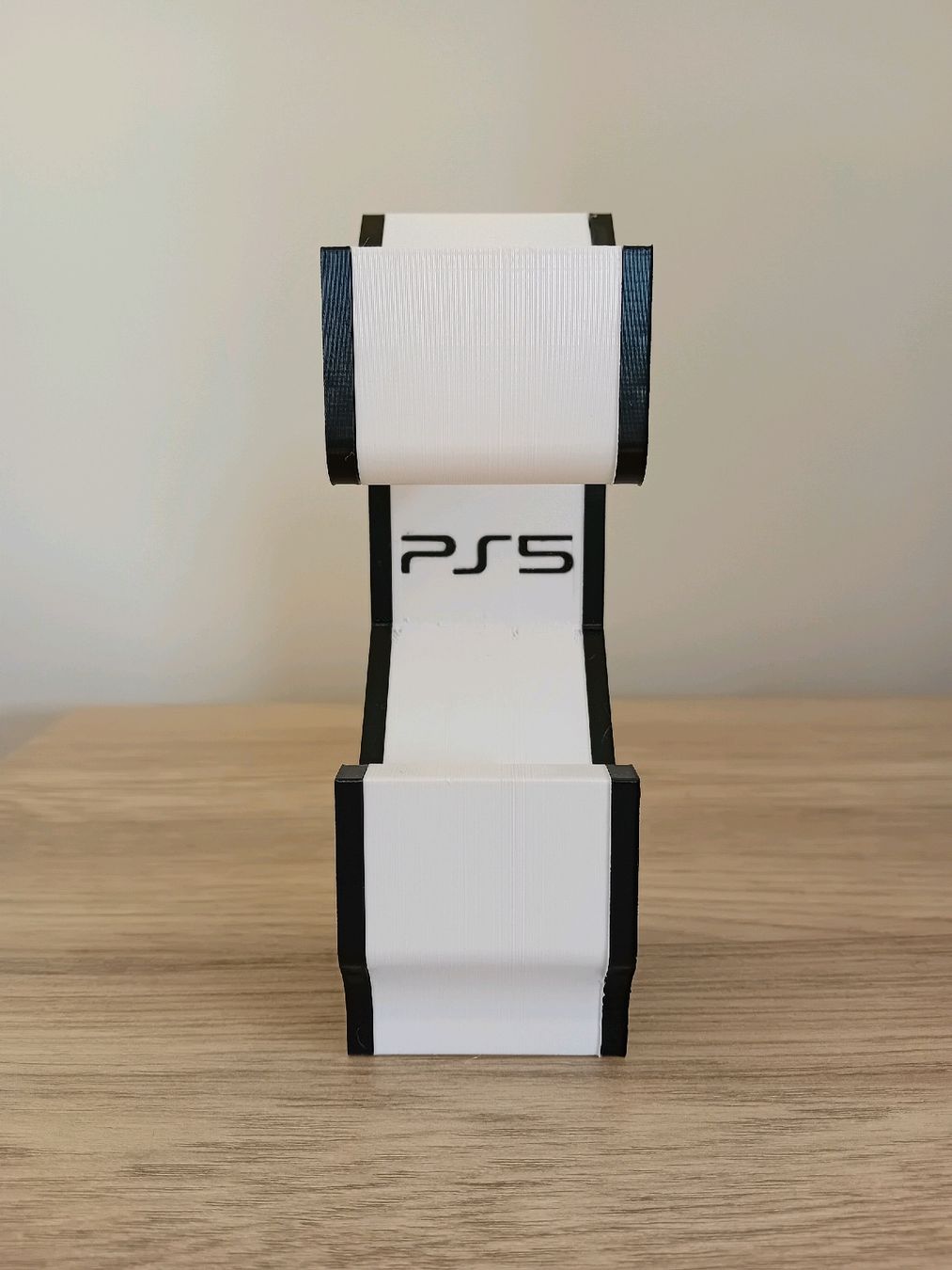 Fixations: Controllerhalter für PS5 schwarz weiss  – Neuf avec emballage d'origine à Riehen par jel_lqq7 2