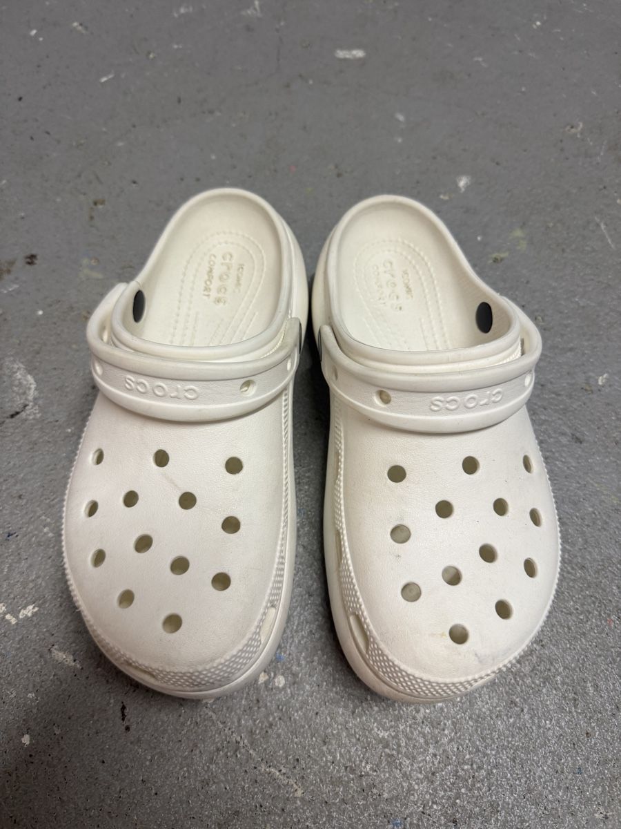 Crocs Scarpe da uomo: Weisse Plateau Crocs Gr 8 – Usato da Buochs venduto da nik_r7gm