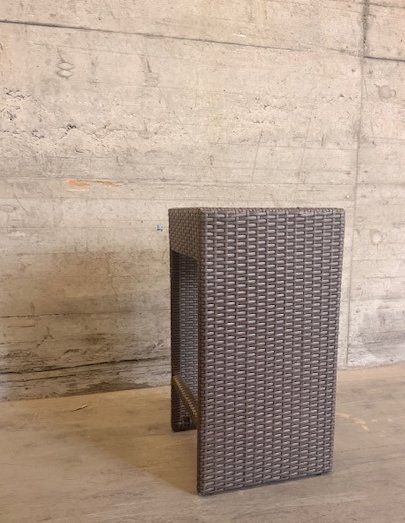 Tische: Rattan-Stehtisch / Hocker Braun – Gebraucht aus Fehraltorf von ric_2dbc 2