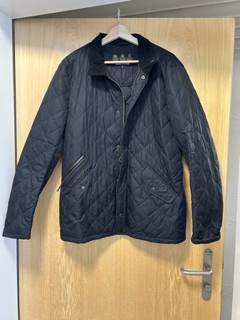 Barbour Herren Steppjacke Schwarz Gr. S – Cordkragen