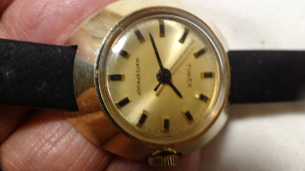 Timex Montres: TIMEX SEHR KLEINE  UHR.HANDAUFZEUG .17 JEWL.LÄÜFT. – D'occasion à zürich par ahmad01 8