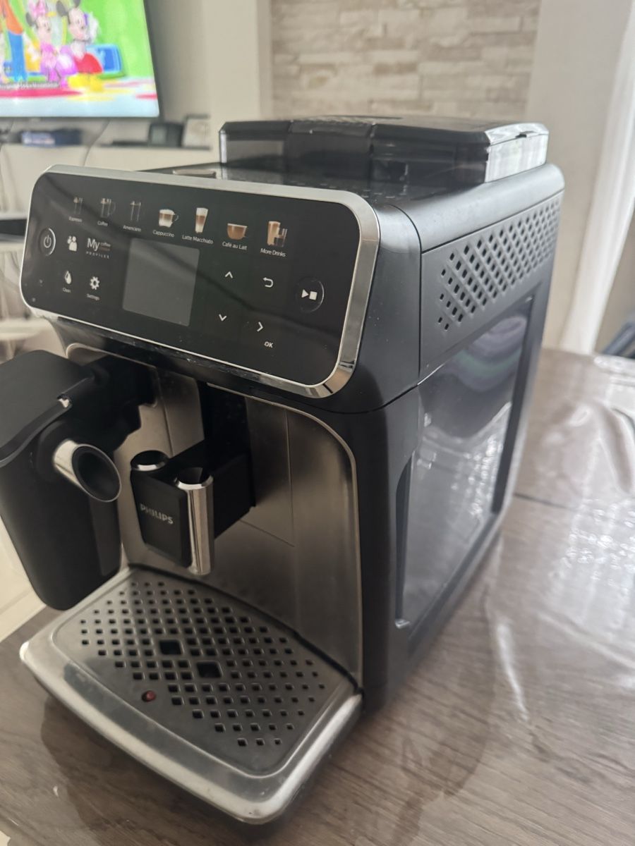 Philips Macchine per caffè & Macchine per espresso: 	PHILIPS EP5441/50 - Kaffeevollautomat – Usato da Wohlen AG venduto da bongo8nunu 4