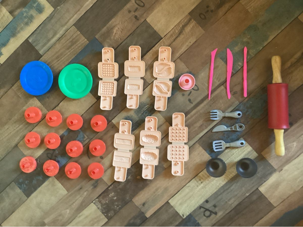 Play-Doh Giocattoli: Play-Doh Grill Knet Set  – Usato da Kölliken venduto da Rwolfer 2
