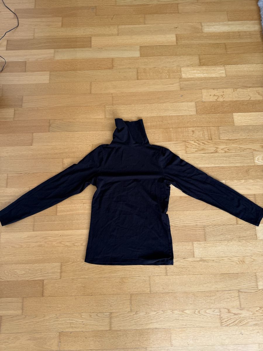 Pullover & Sweatshirts: Schwarzer Rollkragenpullover Chicorée S – Gebraucht aus Urtenen-Schönbühl von gab_h8nb