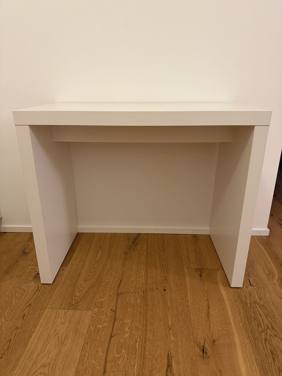 Scrivanie: White Console Table/Desk - Minimalist & Modern Design – Usato da Schwyz venduto da adbaar 1
