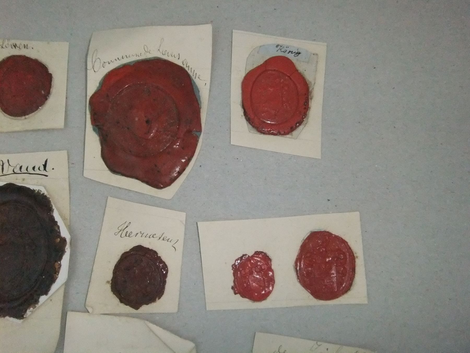 Stempel: Antike Wachssiegel – Gebraucht aus Esslingen von eintagammeer 4