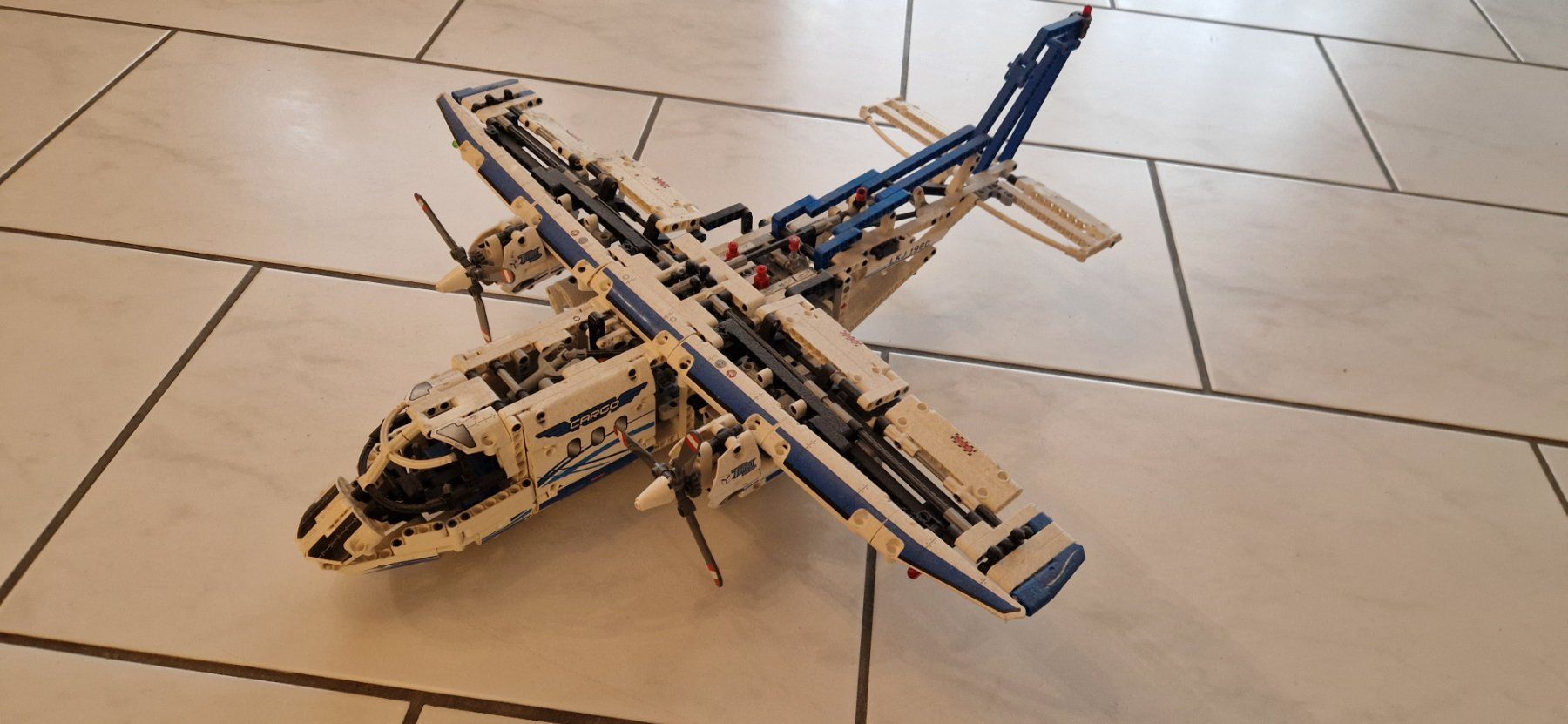 Technics Kit di costruzioni: Lego Technic 42025 Frachtflugzeug – Usato da Ruswil venduto da rf56