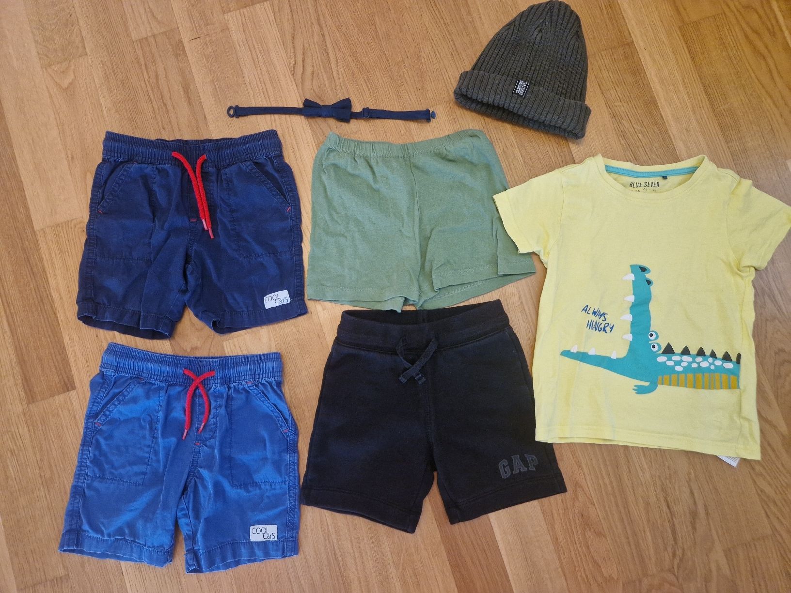 Lotti & Set di vestiti: Kleiderpaket Grösse 98/104 – Usato da Zürich venduto da nicinat 1