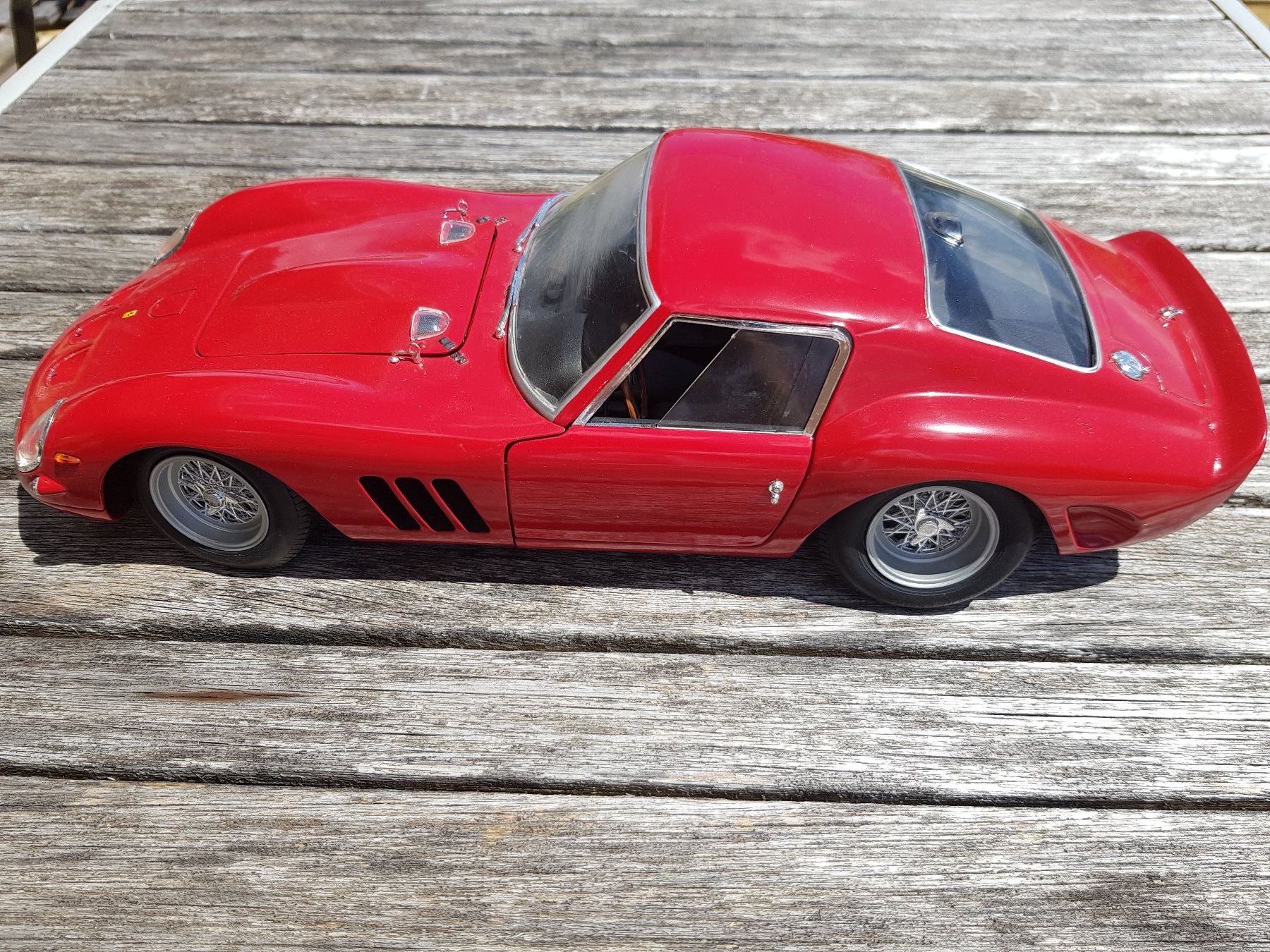 Ferrari Modellini d'auto: Ferrari Modellauto rot – Usato da Jona venduto da dampfnuggi 3