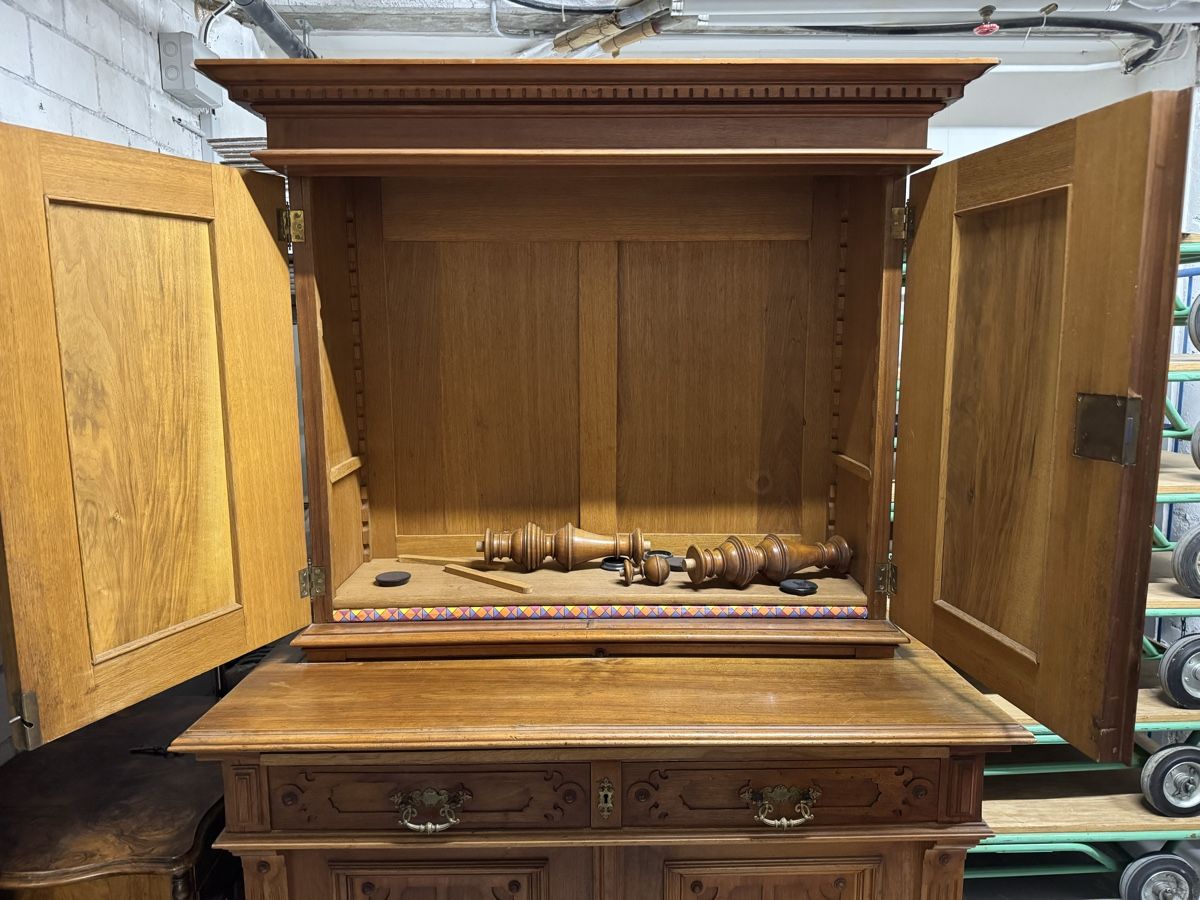 Credenze: Schrank / Buffet / Kommode Nussbaumholz, Antik – Usato da Zürich venduto da Nobs1 2