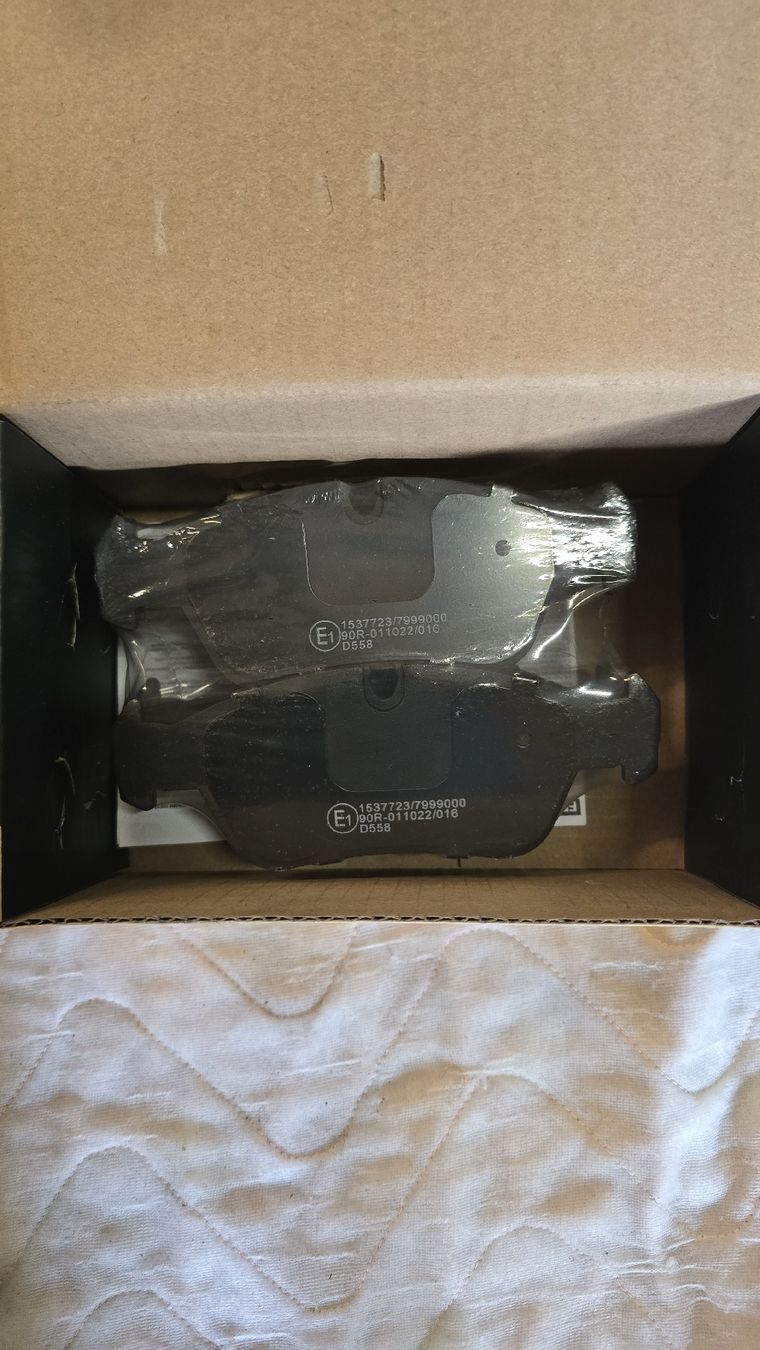 BMW Tutti pezzi di ricambio auto: BMW e46 Bremsklötze Vorderachse – Nuovo e nell'imballaggio originale da Recherswil venduto da E46_Cab 2