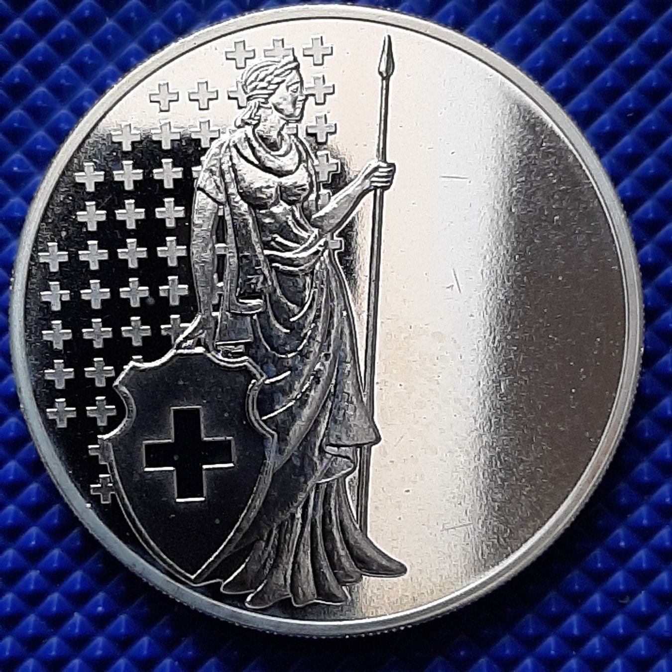 Medaglie: 1 Silver oz 999 Helvetia debout – Nuovo (secondo la descrizione) da Carouge GE venduto da cecob0909