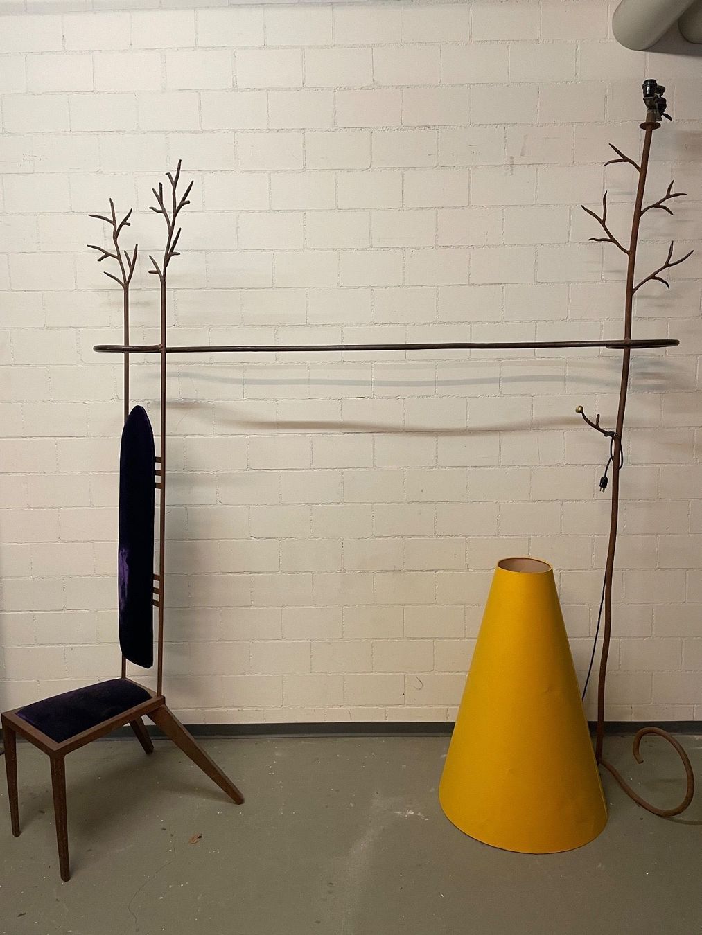 Guardaroba: Garderobe. Ständer Boutique Geschmiedete Eisen – Usato da Zürich venduto da Danokiko 3