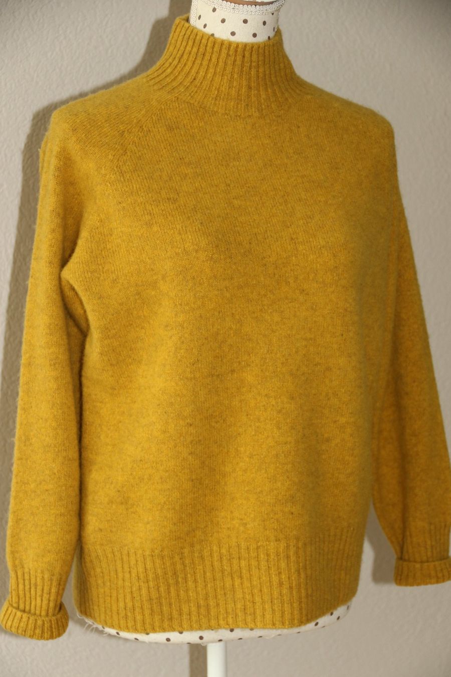 Maglioni & Felpe: Warmer & cooler Pullover aus 100% Wolle eher Gr.S-M NEU – Nuovo e nell'imballaggio originale da Oberwil-Lieli venduto da Svetlana28