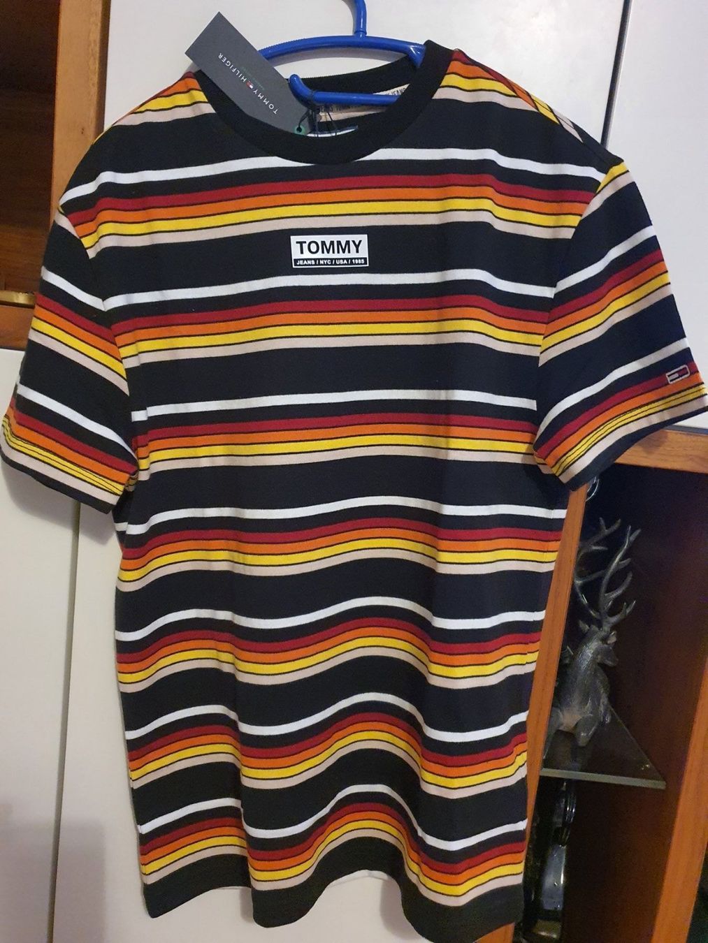 Tommy Hilfiger Camicie, T-shirt & Polo: Sehr schöne T.Shirt von TOMMY Gr. S – Nuovo e nell'imballaggio originale da Schaffhausen venduto da Jaggi