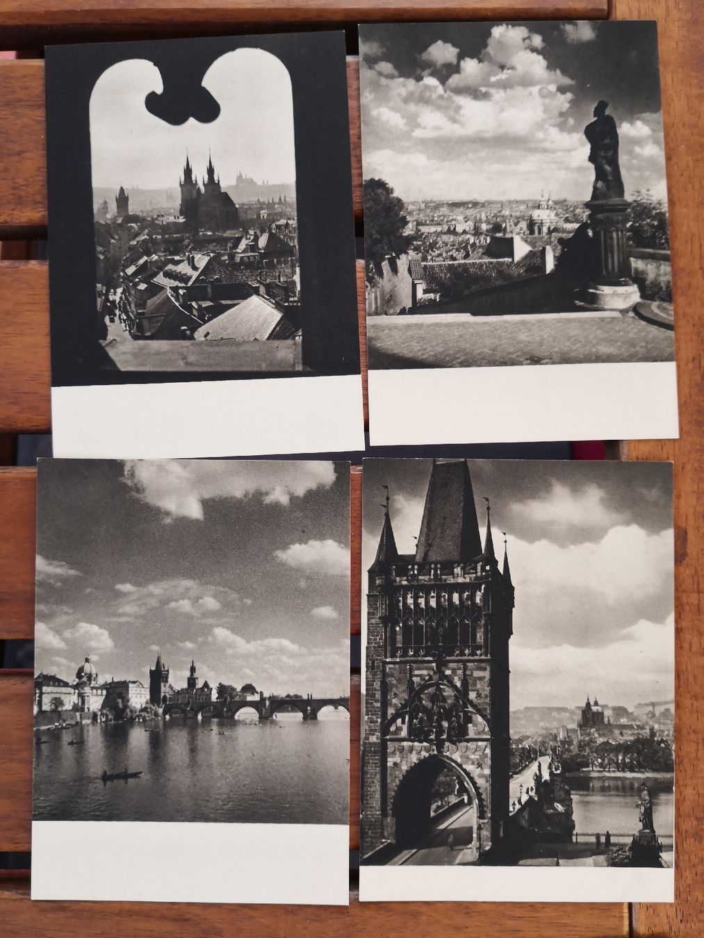 Cartoline postali: Praha - Prag Bilder von Jaroslav Dolezal – Usato da Berikon venduto da Truk56 2